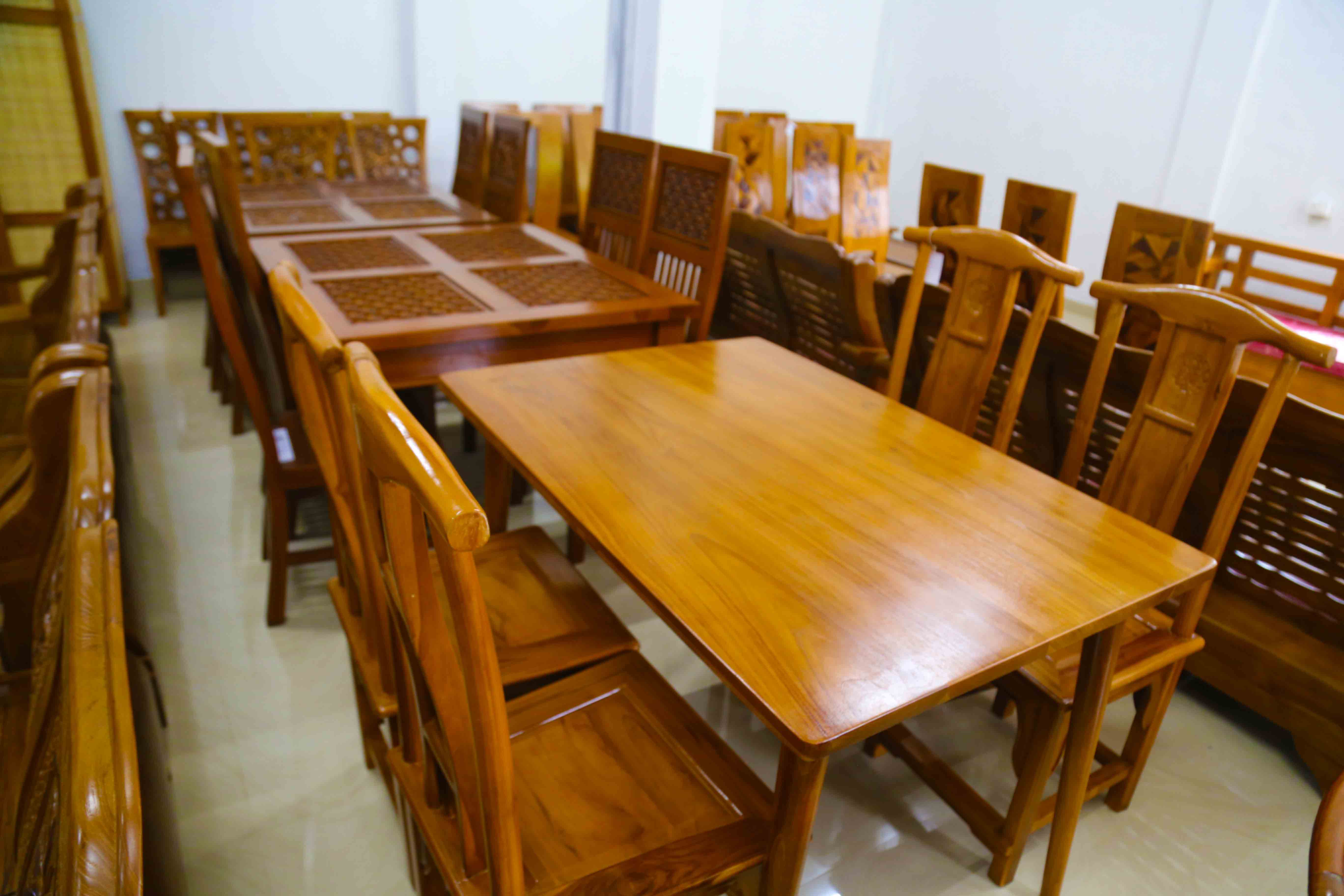 Dining Tables & Sets
